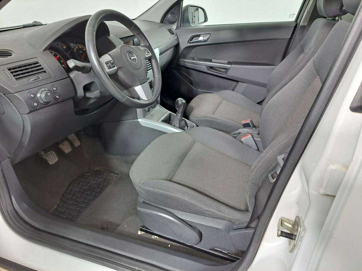 Купить Opel Astra, 2012, 210 557 км, фото №14