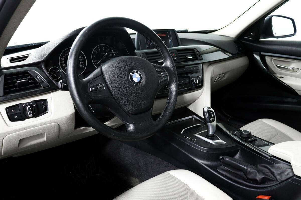 Купить BMW 3 серии 320i, 2016, 45 560 км, фото №13