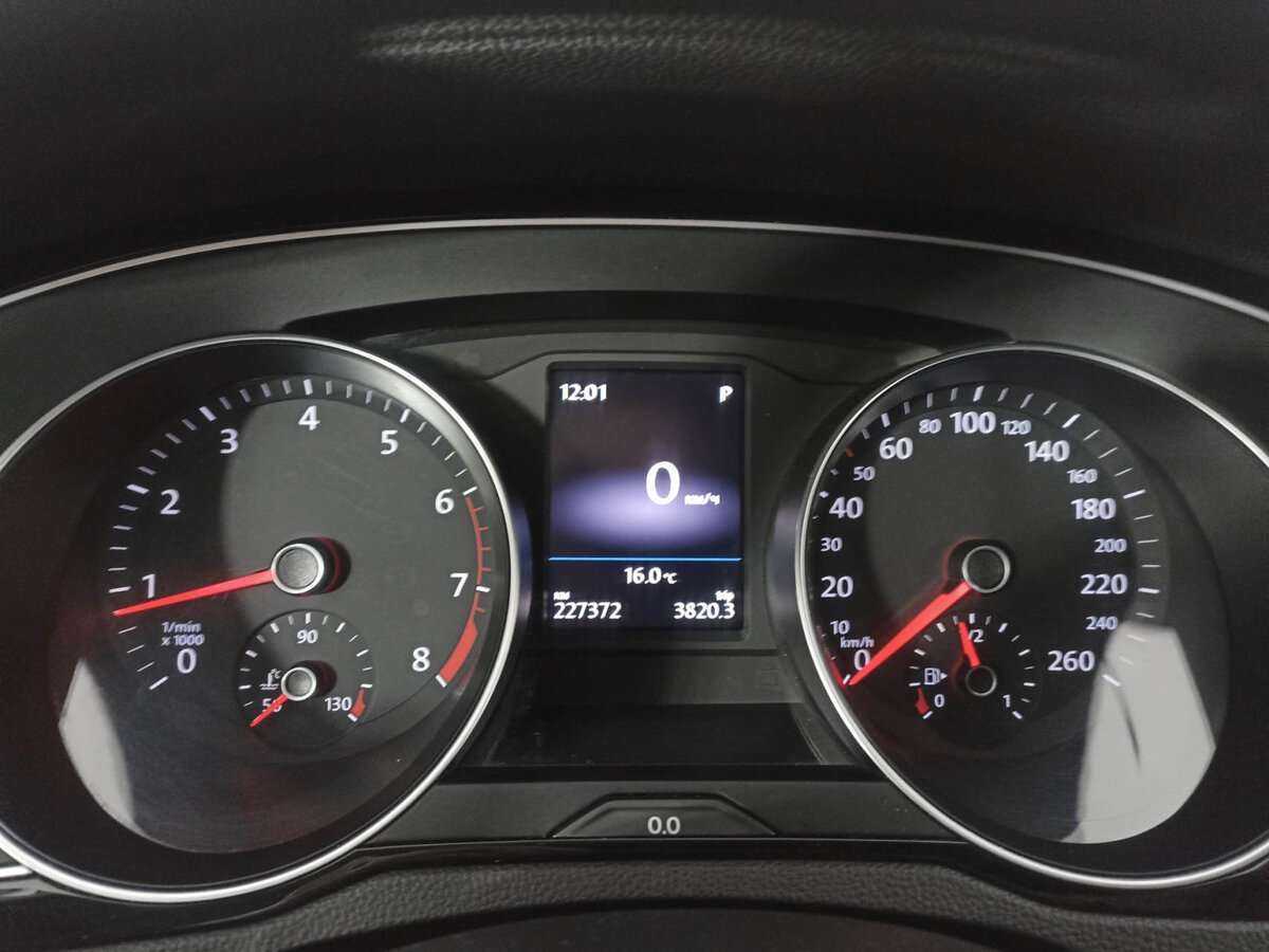 Купить Volkswagen Passat, 2016, 227 344 км, фото №11