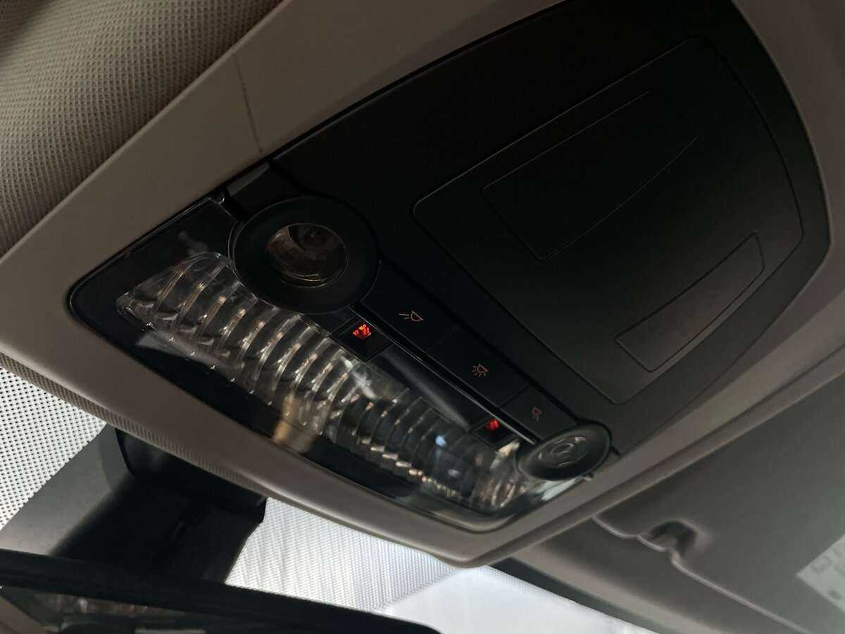 Купить BMW 5 серии 520i, 2012, 205 209 км, фото №17