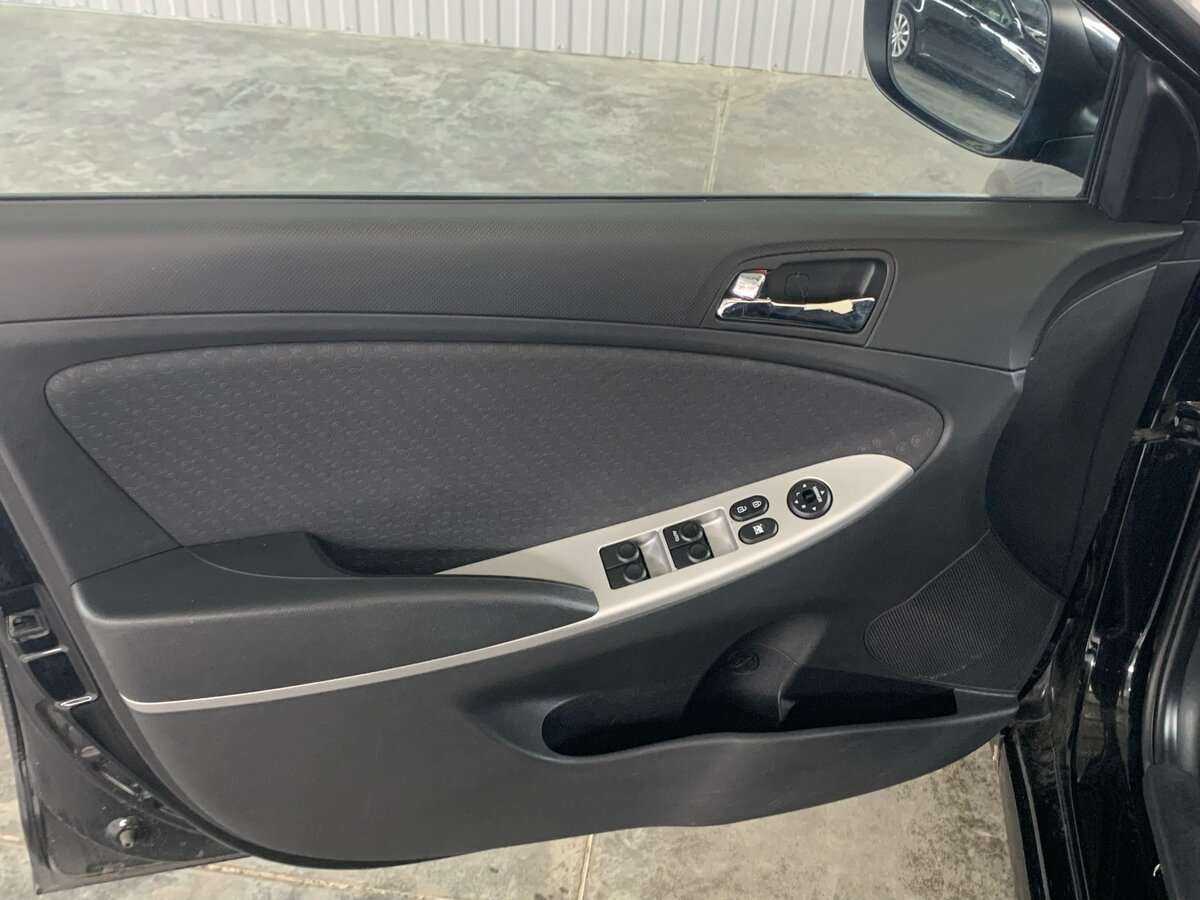 Купить Hyundai Solaris, 2012, 167 017 км, фото №16