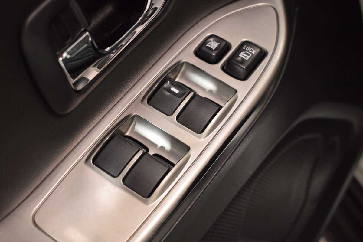 Купить Mitsubishi Pajero, 2014, 177 000 км, фото №8