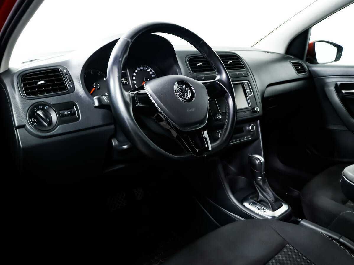 Купить Volkswagen Polo, 2015, 78 240 км, фото №13