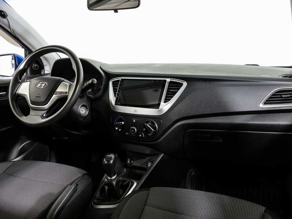 Купить Hyundai Solaris, 2017, 118 860 км, фото №9