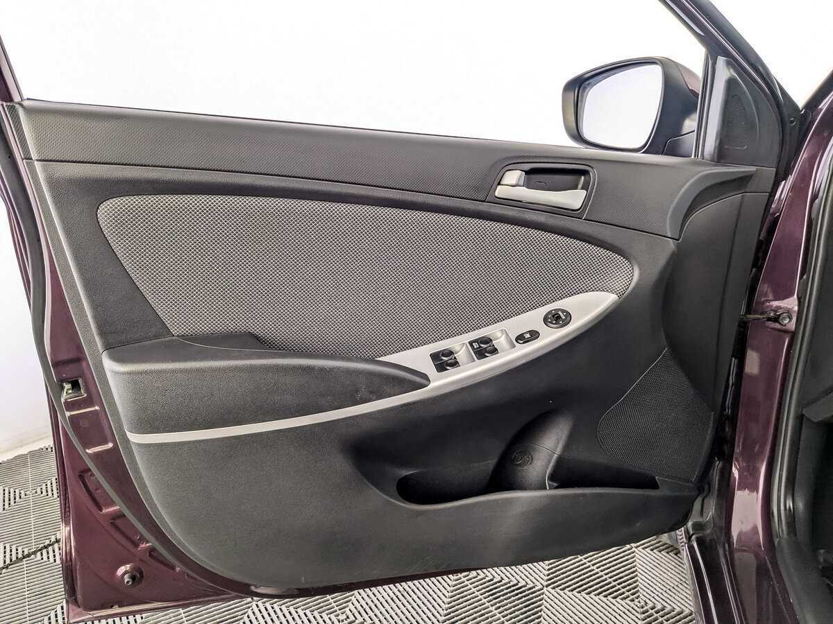 Купить Hyundai Solaris, 2012, 116 845 км, фото №15