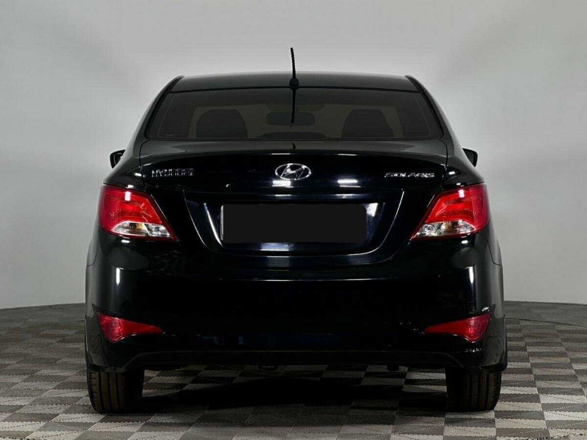 Купить Hyundai Solaris, 2015, 169 939 км, фото №4