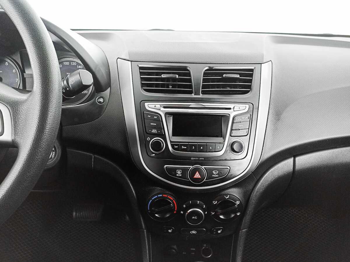 Купить Hyundai Solaris, 2015, 62 669 км, фото №11