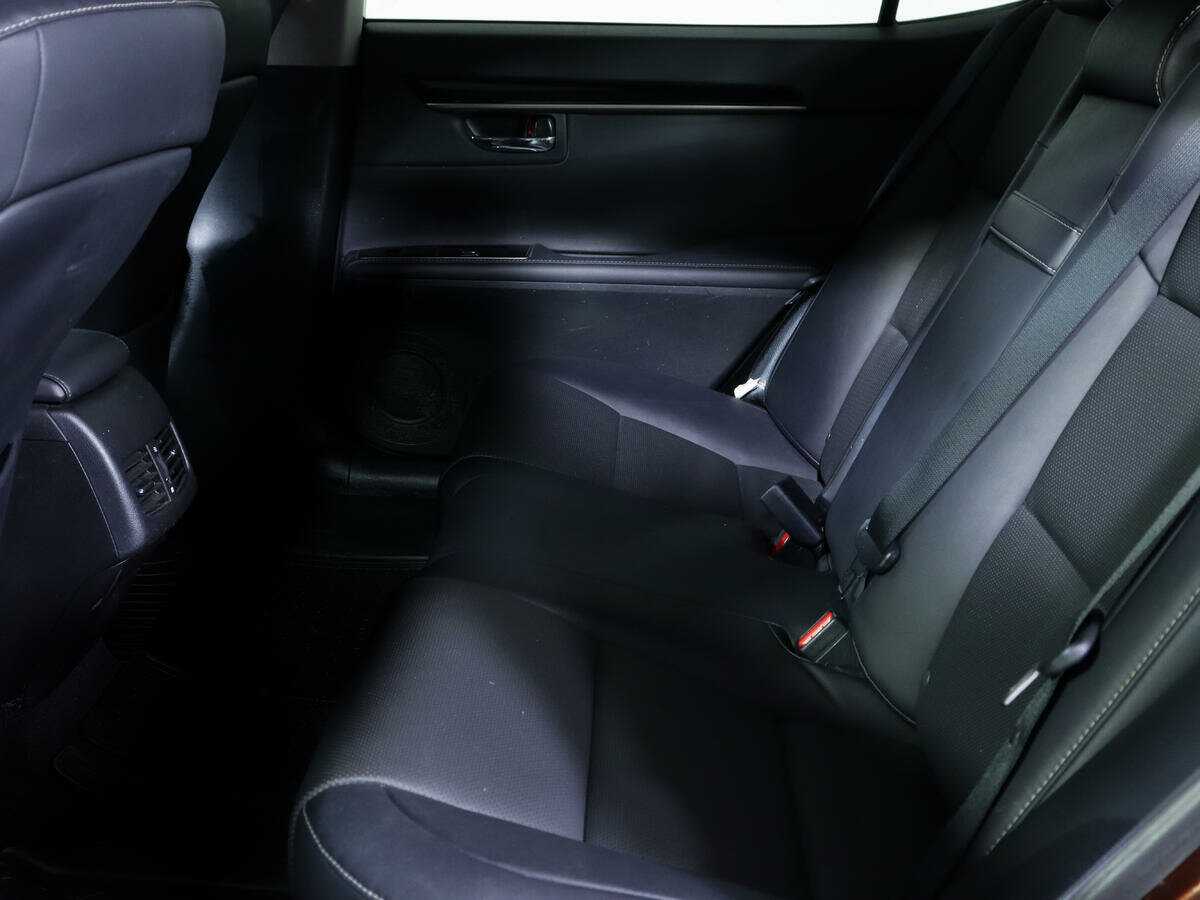 Купить Lexus ES 200, 2016, 123 000 км, фото №10