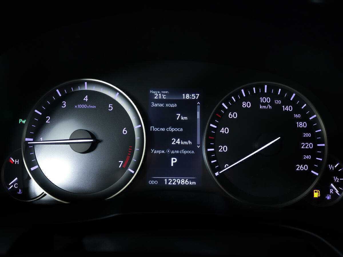 Купить Lexus ES 200, 2016, 123 000 км, фото №11