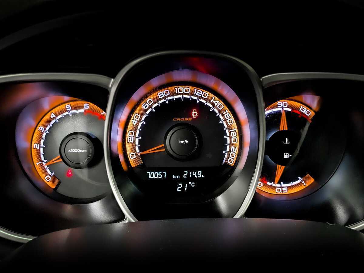 Купить Lada (ВАЗ) Vesta SW Cross, 2019, 70 048 км, фото №13