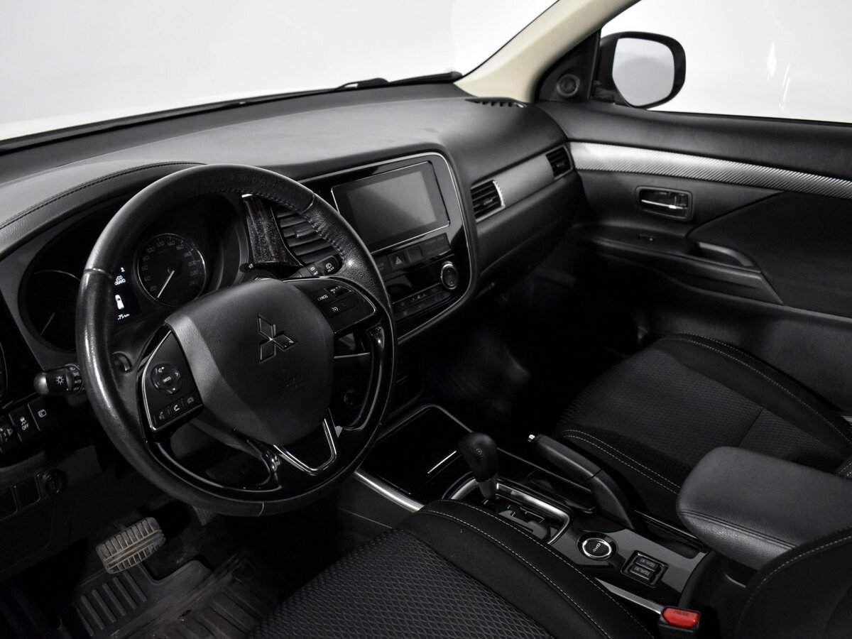 Купить Mitsubishi Outlander, 2018, 69 473 км, фото №9