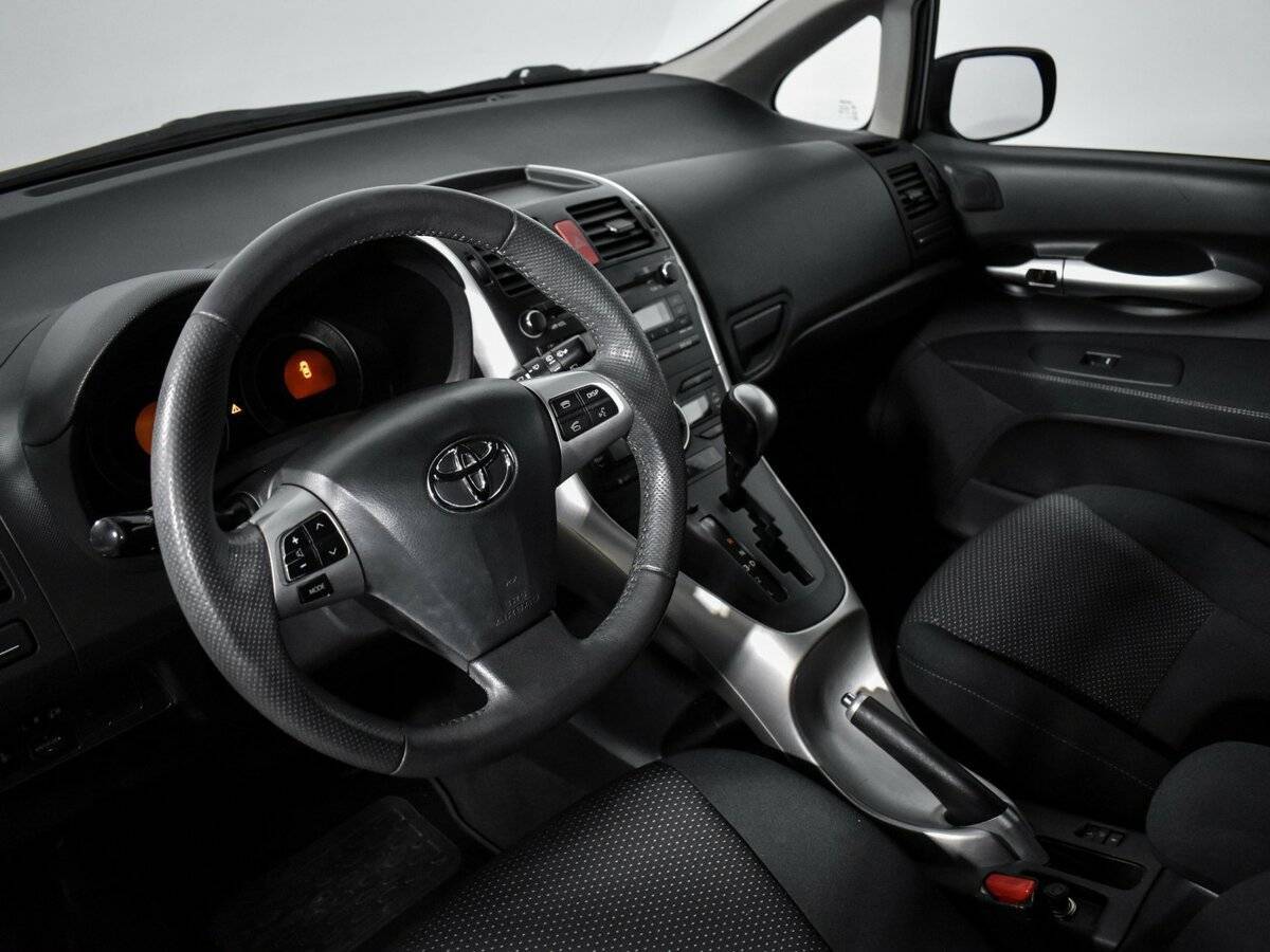 Купить Toyota Auris, 2012, 155 326 км, фото №10