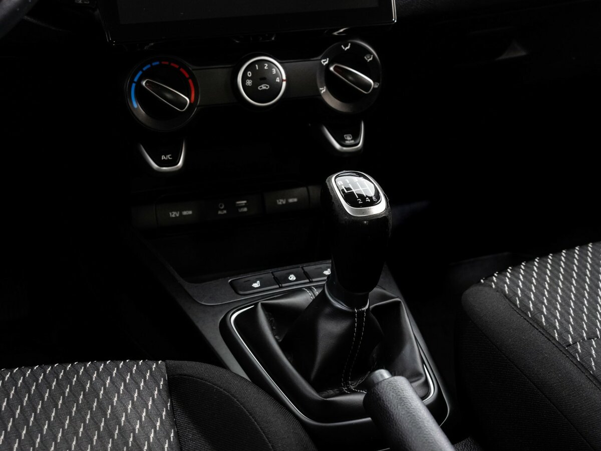 Купить Kia Rio IV, 2017, 127 850 км, фото №9