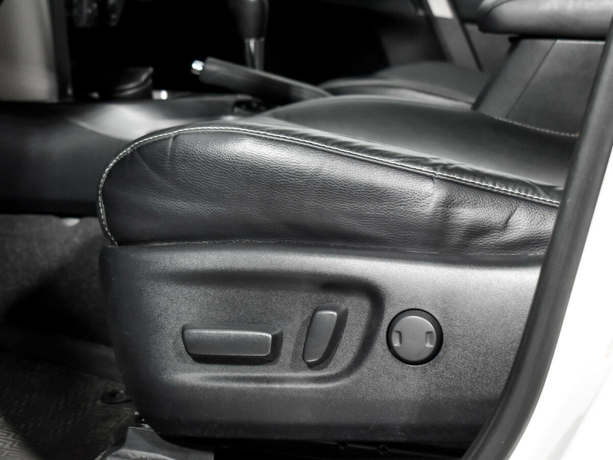 Купить Toyota RAV4 IV (XA40) Рестайлинг, 2017, 89 478 км, фото №8